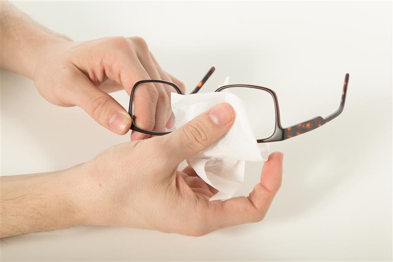 Eyewear vs. Glass Cleaning: What Makes Them Different and Why It Matters