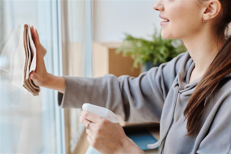 Is DIY Glass Cleaner as Effective as Store-Bought?