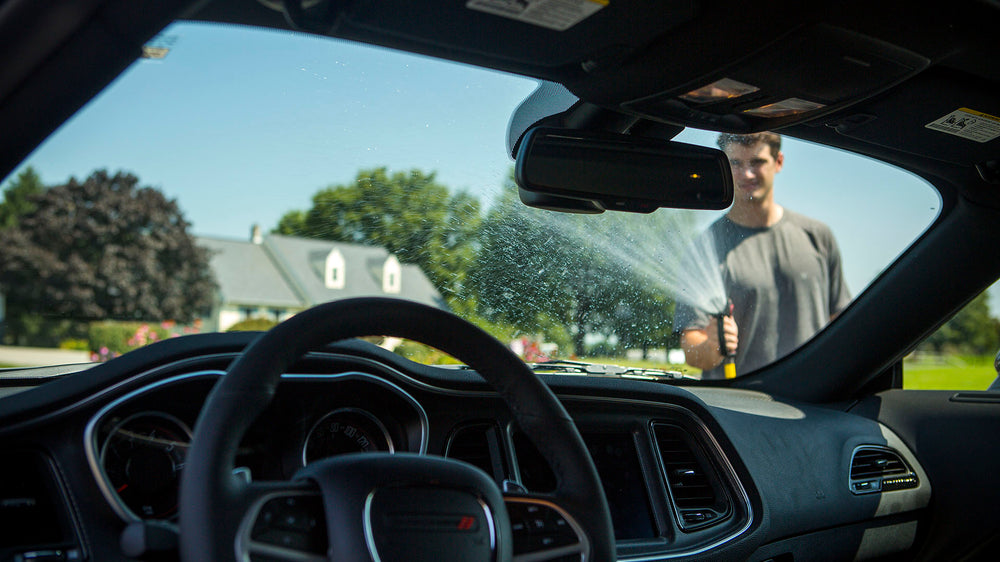 How to Deep Clean Your Windshield